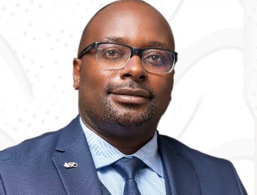 Gabunga akoze enkyukakyuka mu lukiiko olukulembera ekika - alonze munnamateeka Bugaya Denis ku bwa Katikkiro bw'ekika
