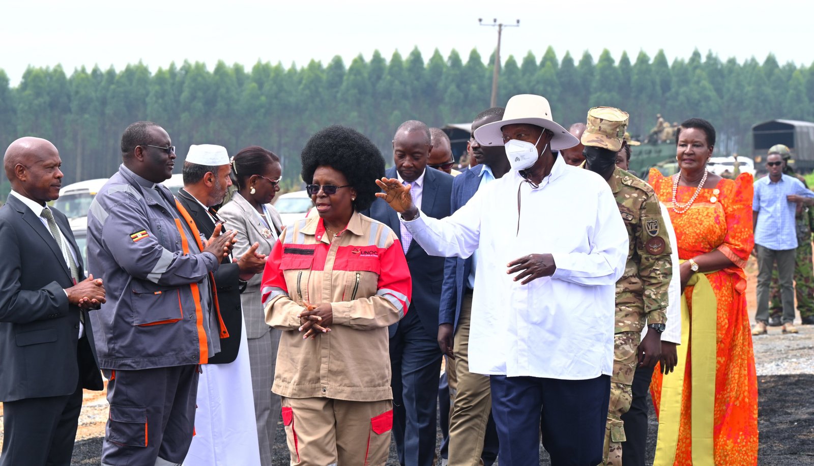 President Museveni atongozza okuzimba etterekero ly'amafuta e Namwabula - naayimiriza KCCA okuyiwa kasasiro ku kyalo ekiriranyeewo ekye Buyala