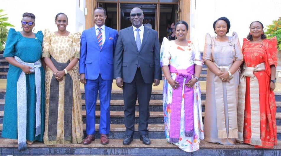 Abaasomerako ku essomero lya Gayaza High School banjulidde Obwakabaka bwa Buganda enteekateeka z’okuzimba ekifo abayizi webasinziza ku ssomero eryo – omukolo gw’okutongoza okusonda ensimbi gwa nga 21 March,2026