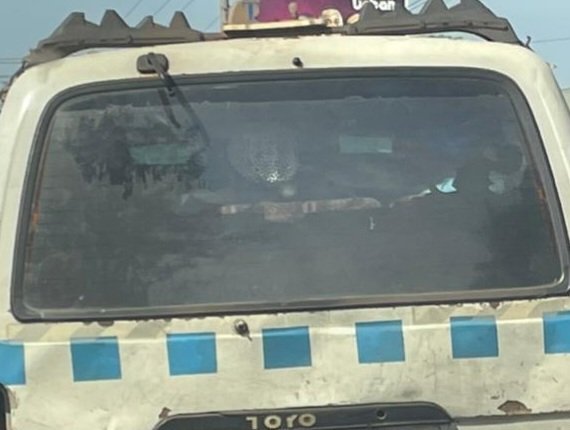 Ababadde batambuliza ente enzibe 2 mu taxi – police ebakwatidde Kiboga