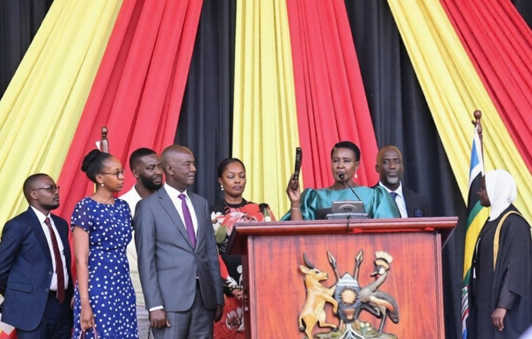 Ababaka ba parliament ya Uganda ey’omulundi ogwe 12 bamalirizza okulayira – obunkenke busigadde kukulonda anabeera sipiika wa parliament n’omumyuka we