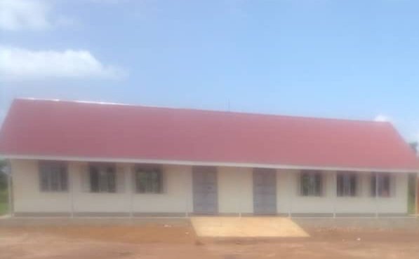Abakulembeze batabuse olw’ababba seminti ku bizimbe bya government e Kalungu – ekizimbe ekibadde kigenda okutongozebwa kisangiddwamu ennyaafa nga kikyali kipya