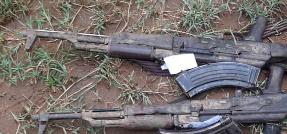 Abakuumi banywedde omwenge gwebabadde bakuuma nebasuula emmundu e Kyotera – Police ebakutte