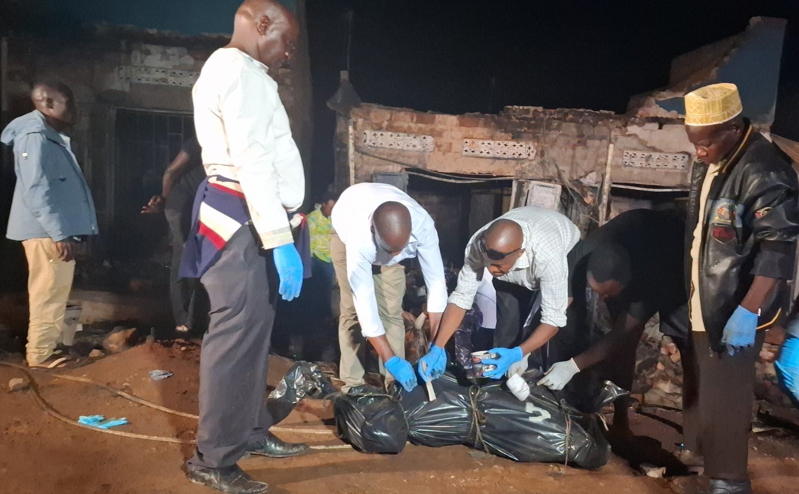 Abantu 11 bakakasiddwa nti bafiiridde mu muliro oguvudde ku mmotoka y’amafuta egudde e Matugga