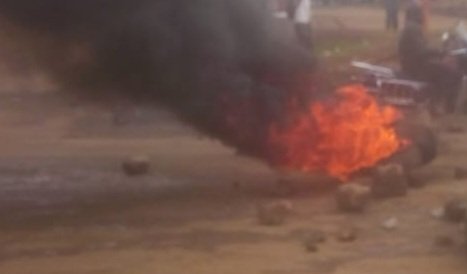 Abateeberezebwa okubeera ababbi 2 battiddwa abatuuze – police egezezaako okubataasa