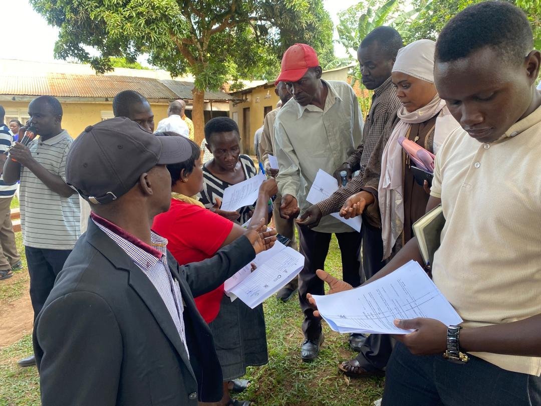 Abatuuze be Wakiso bongedde okuwagira entegeka y’okukola enguudo nga tebaliyiriddwa