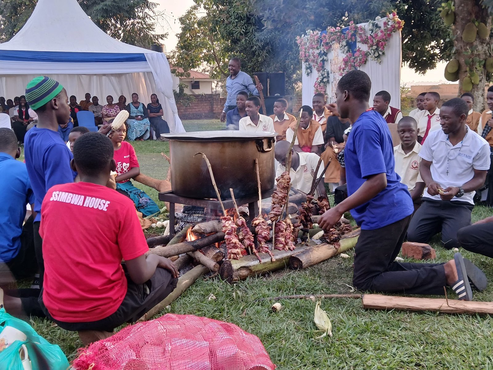 Abavubuka bategese ekyoto ku mbuga y’essaza Kyadondo – okukuza amatikkirwa ga Ssaabasajja Kabaka aga 32