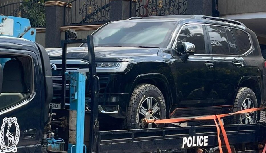 Ab’ebyokwerinda baboye emmotoka endala 3 ez’abadde sipiika wa Parliament Annet Anitah Among okuva mu maka ge e Nakasero