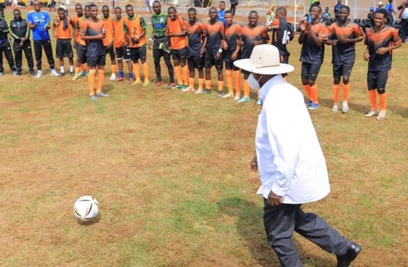 Amawanga ga Africa galina kwegatta okuwona ejjooga ly’abazungu – president Museveni