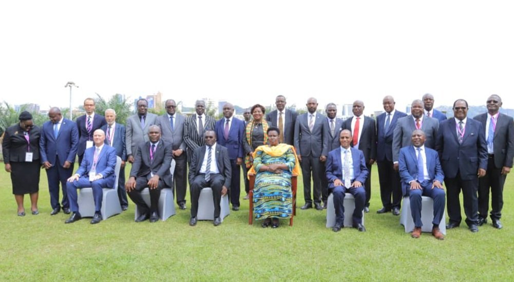 Ba Ssaabalamuzi b’amawanga ga Africa bagala kooti z’obuwangwa ziwebwe enkizo mu kusala emisango – president Museven asuubizza okugiwagira