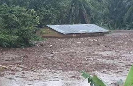 Bannauganda abali mu bifo ebikosebwa amataba n’okubumbulukuka kw’ettaka –  balabuddwa okubeera ku bwerinde olw’enkuba ebindabinda