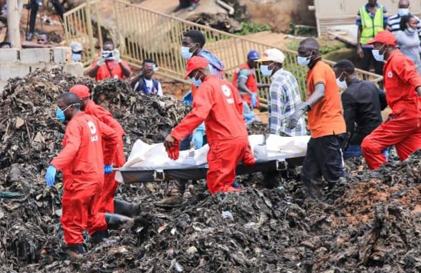 Baweze 21 abaakazuulwa nga baafiiridde mu kasasiro e Kiteezi