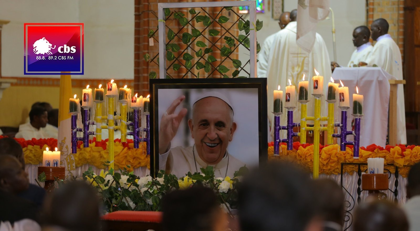 Eklezia Katulika mu Uganda etegese Ekitambiro ky’emmisa ekyenjawulo okukungubagira Paapa Francis