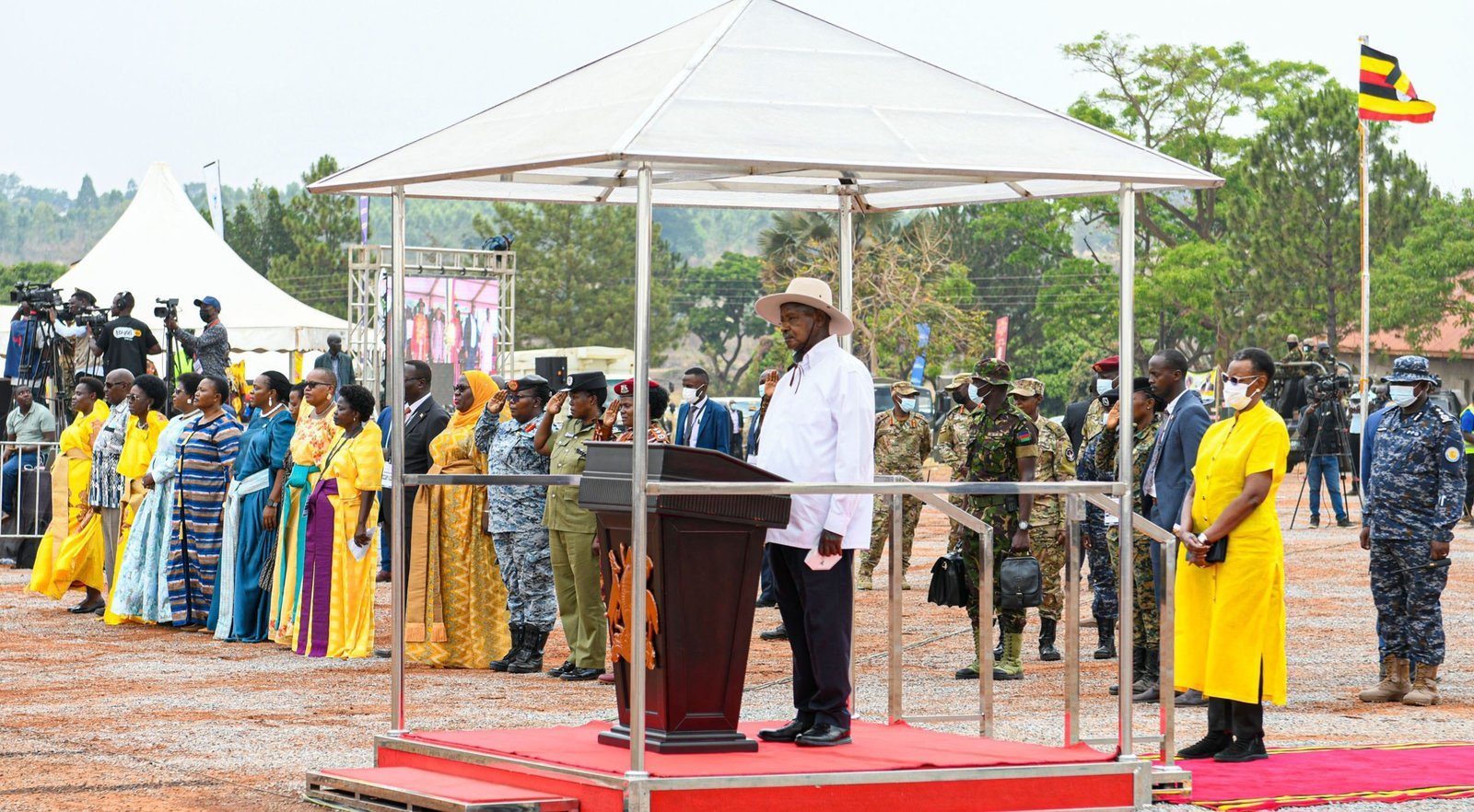 Emikolo gy’okukuza olunaku lw’abakyala olw’omwaka 2025 – president Museveni agambye lwasembyeyo okulabula abeesenza mu ntobazi
