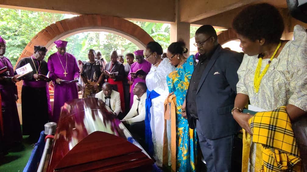 Eng.Daniel Ssebuggwawo bba wa minister Owek.Joyce Ssebuggwawo –  aziikiddwa e Nkumba ku lunaku lwennyini lweyazaalibwako