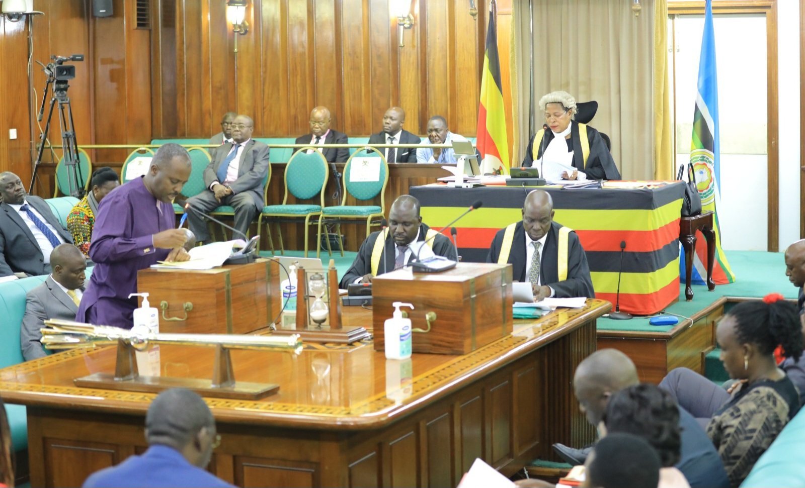 Government eyongedde okumyumyula etteeka erikwata kukubowa endagamuntu – osobola okusibwa emyaka 3