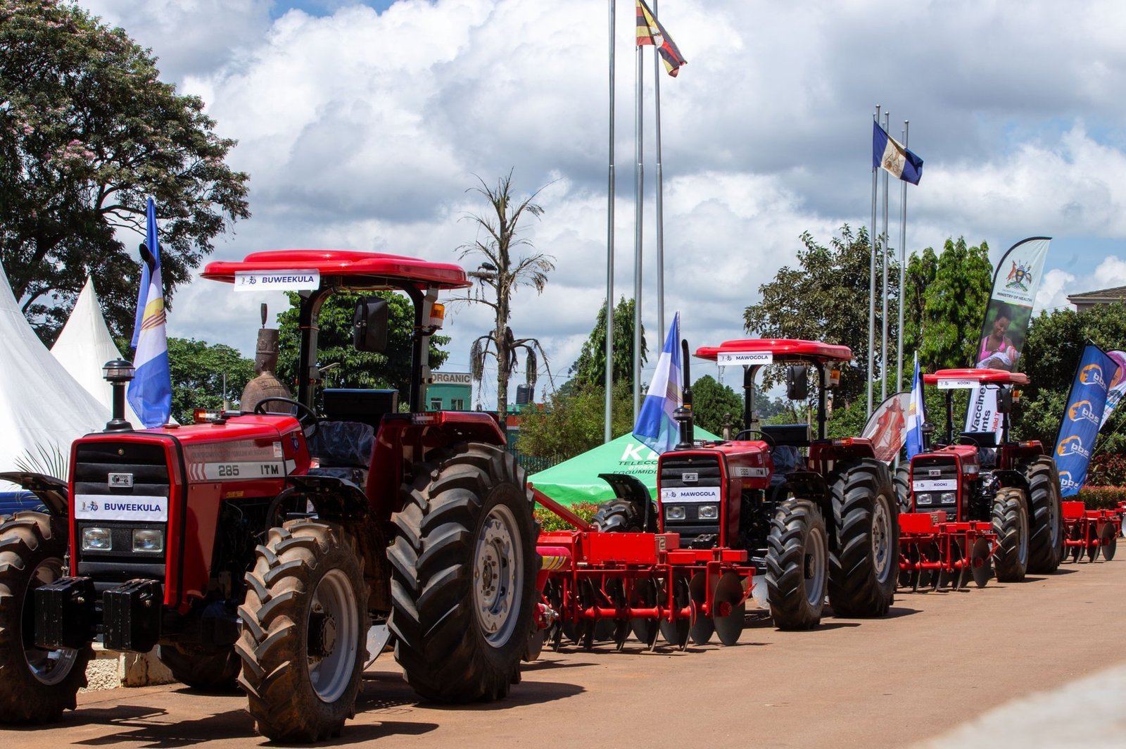 Kabaka Mutebi @70 – Buganda ekwasizza amasaza tractor okusituka eby’obulimi