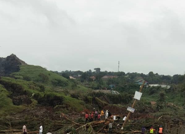 Kasasiro w’e Kiteezi abuumbulukuse naabikka amayumba – kigambibwa mwandiba nga mulimu abafudde