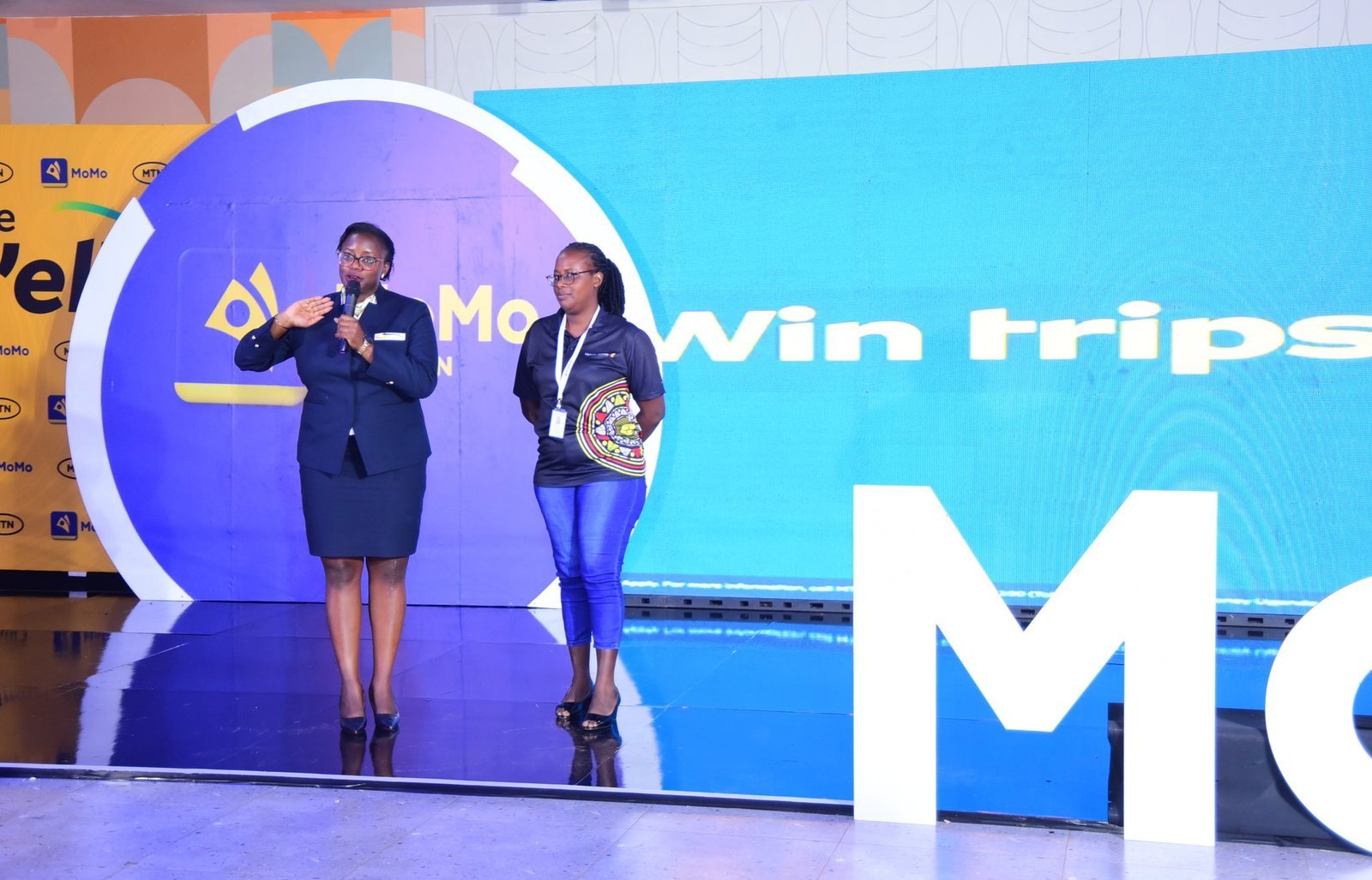 MTN ne Uganda Airlines bawadde abantu 100 tiketi z’ennyonyi olw’okutambuliza ensimbi ku mitimbagano