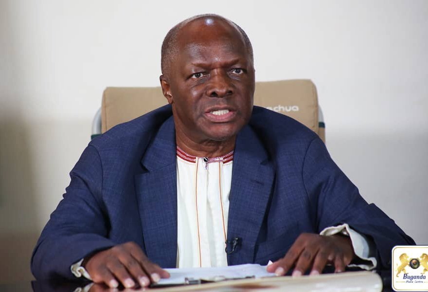 Obubaka bwa Ssaabasajja Kabaka Mutebi II mu bujjuvu ku matikkira ge ag’emyaka 32- akubirizza abantu bayige okwekolera batebuke ababatega obunyeebwa okubaggya ku mulamwa