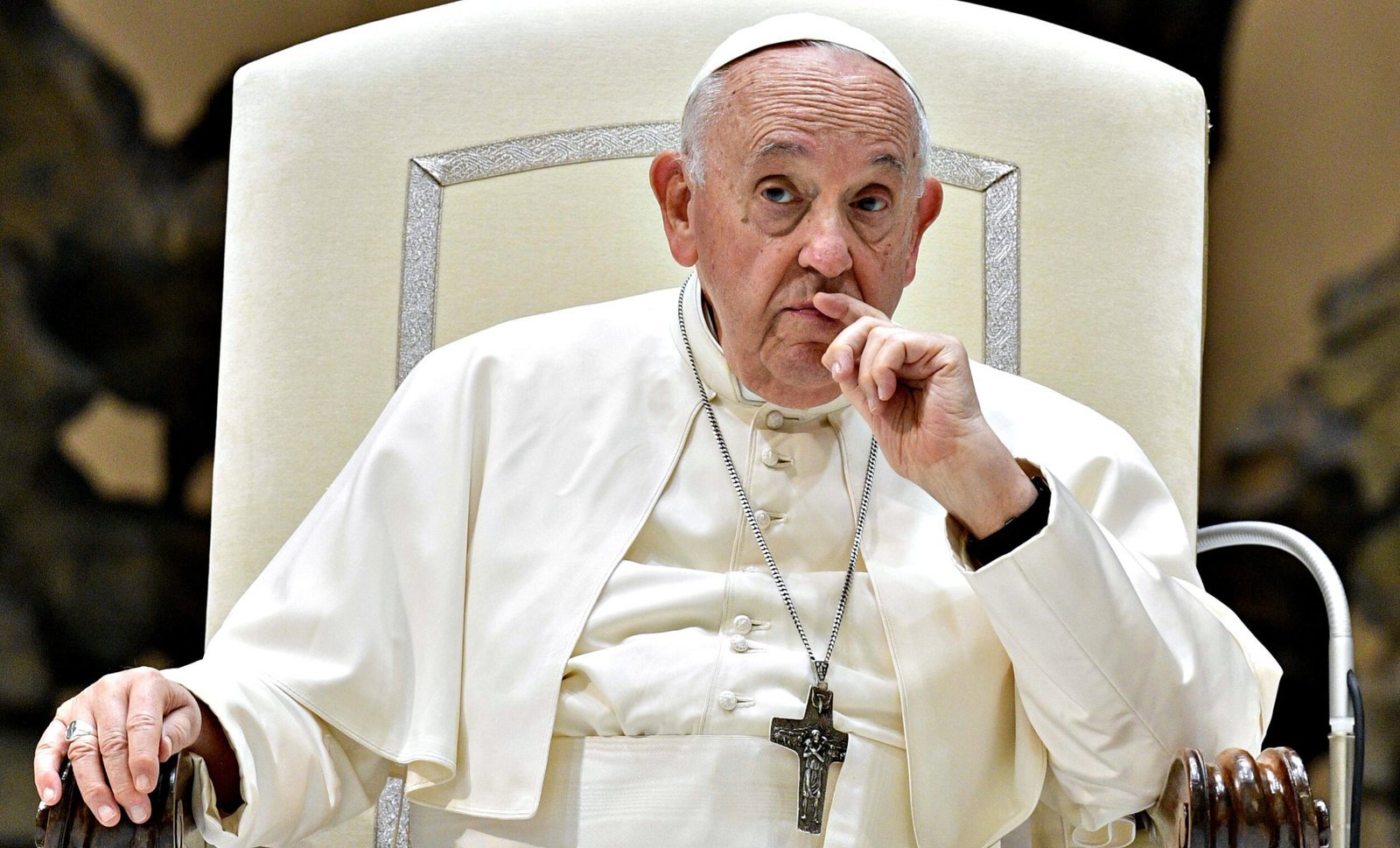 Obumu ku bubaka bw’abakulembeze obukungubagira Paapa Francis
