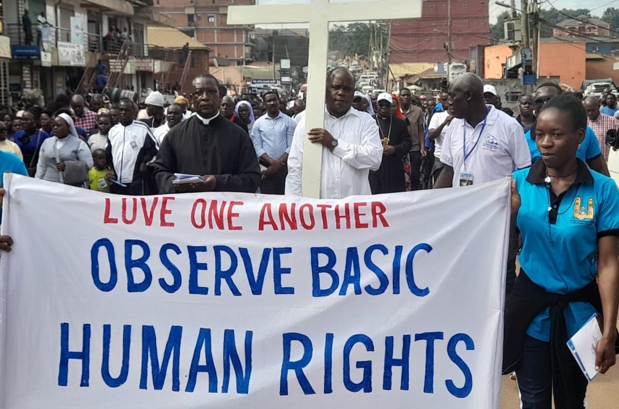 Okutambuza ekkubo ly’omusaalaba mu Uganda 2024 – lyesigamiziddwa ku bubaka obw’okusonyiwagana n’okutabagana