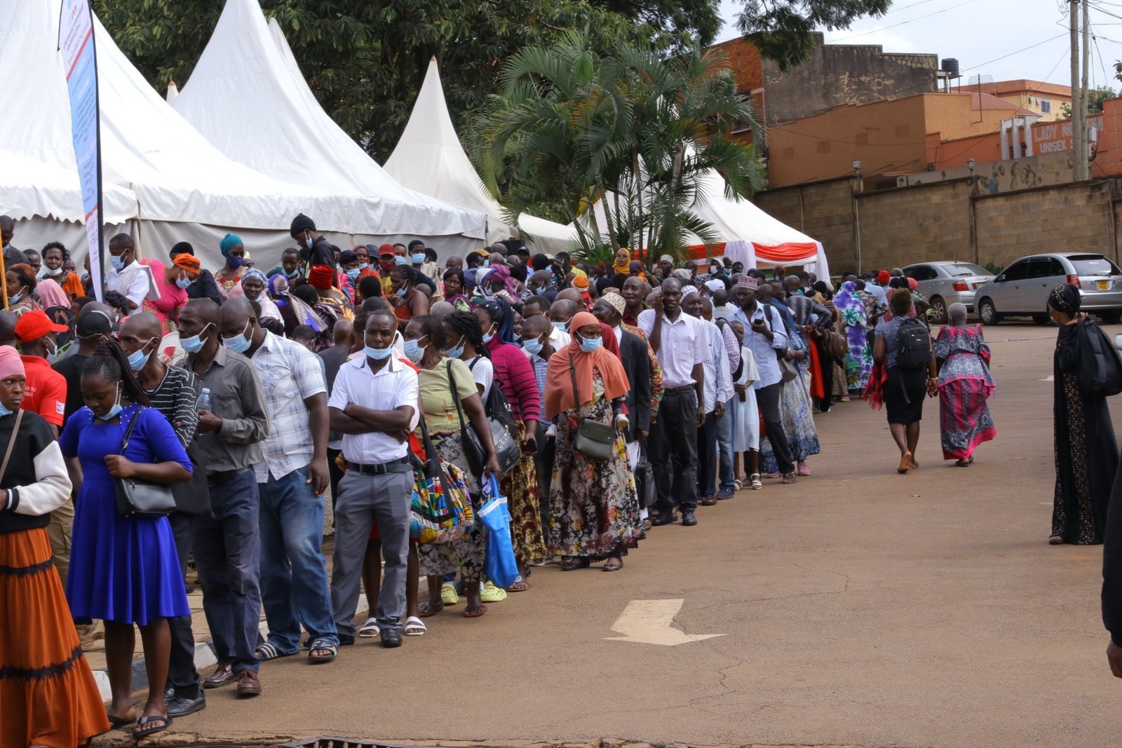 Olusiisira lw’ebyobulamu lutandise mu Bulange e Mengo
