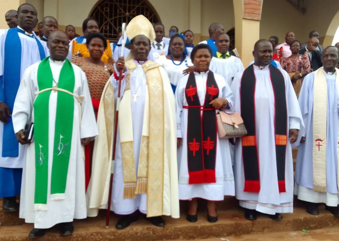 Omulabirizi Moses Bbanja asabye government efune enkola ey’okuyambako abantu abagobebwa mu ntobazi – abaana 450 baataddeko emikono e Bbira abakubirizza okubeera abasaale mu kukuuma obutonde