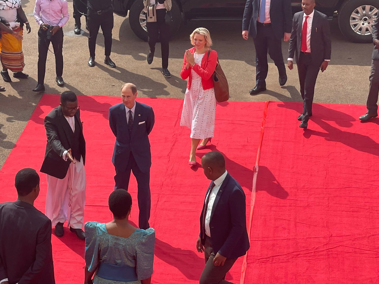 Omulangira Edward owe Bungereza Duke of Edinburgh alambudde embuga enkulu eya Buganda