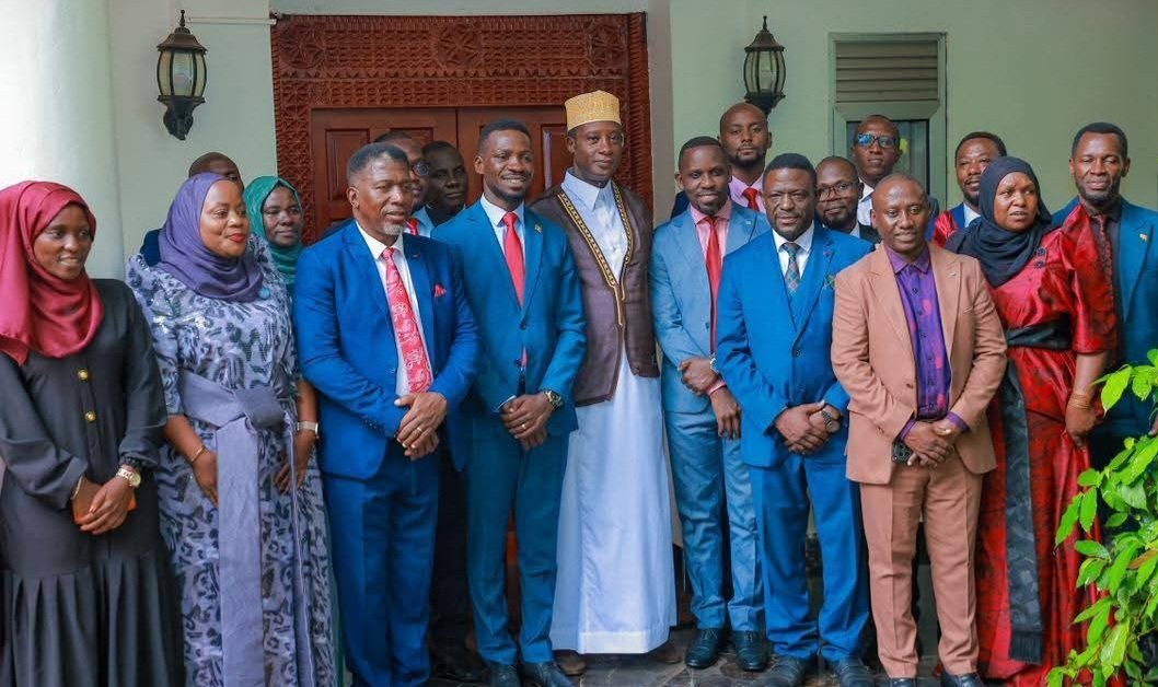 Omulangira Nakibinge asoomozezza abasirikale bakendeeze obukambwe baleke bannauganda balonde abakulembeze mu mirembe – abadde akyazizza Kyagulanyi Ssentamu