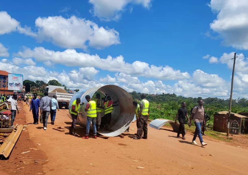 Omulimu gw’okuzaawo oluguudo olwabbomose e Kyengera kugenda mu maaso – entambula yeyongedde okusannyalala