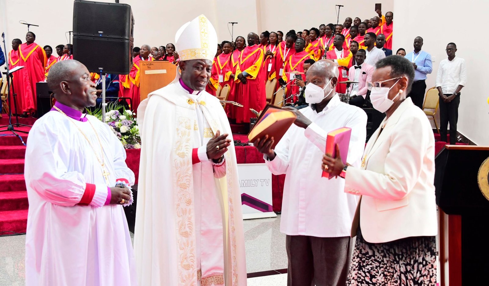 Omumyuka w’Omulabirizi w’Obulabirizi bwa Kampala atuuziddwa  n’okutongoza lutikko empya – president Museveni awaddeyo obukadde bwa shs 100
