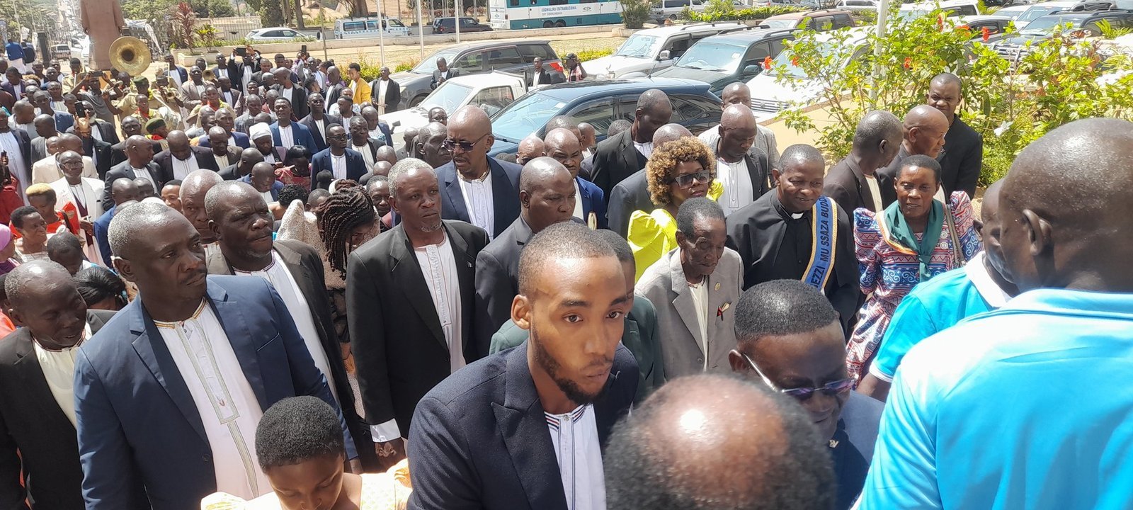 Omutaka w’Ekika ky’Emmamba Gabunga James Mubiru Zziikwa V ayanjuddwa mu lukiiko lw’Abataka Ab’Obusolya