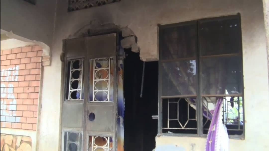 Omuvubuka agambibwa okuwasa abakazi 2 nebamulemerera – yekumyeeko omuliro