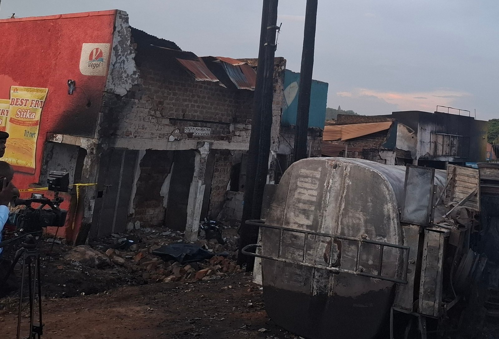 Omuwendo gw’abafiiridde mu muliro gw’e Kigoogwa gulinnye  – baweze 31