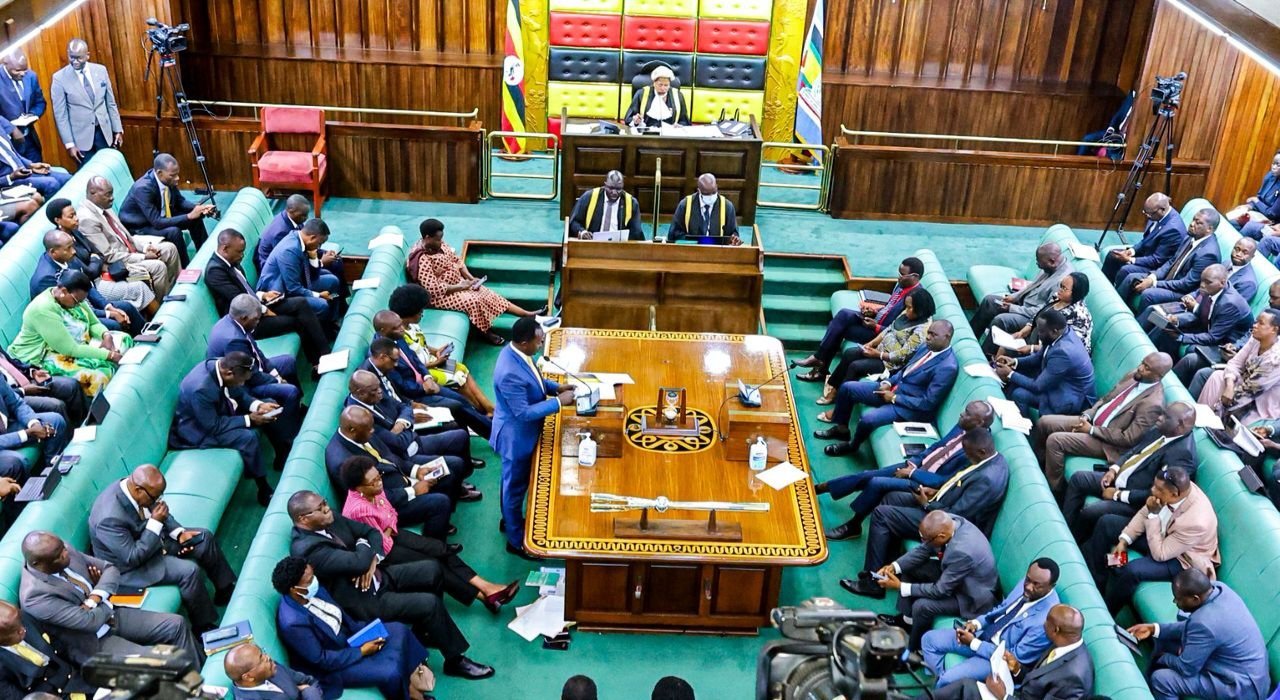Parliament eyisizza ennoongosereza mu bbago ly’etteeka erirambika emirimu gy’amagye g’eggwanga aga UPDF erya 2025- ab’oludda oluvuganya tebabaddeewo