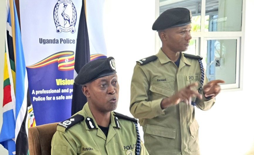 Police ekutte abantu 2 e Kabuusu mu Kampala – kigambibwa babadde batambula nebijambiya