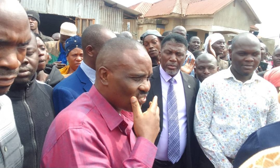 Police erinnye eggere mu lukiiko lw’abatuuze be Kasokoso abaalagiddwa okuva mu Ntobazi – ebakubyemu omukka ogubalagala