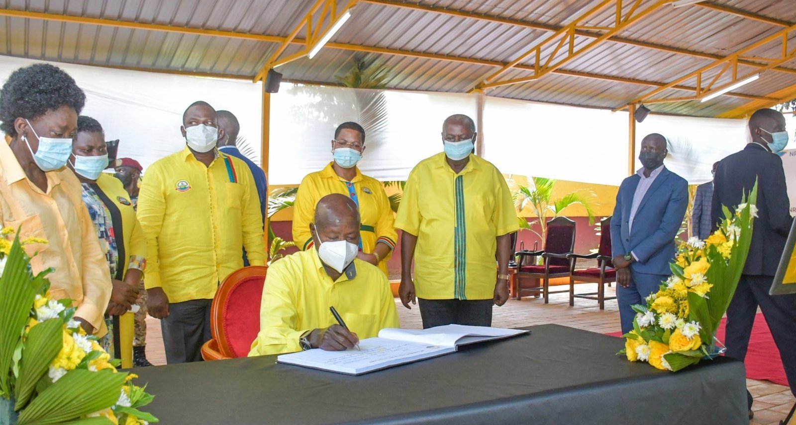 President Museven agambye nti omuwendo gw’ababaka ba parliament sigwakukendeezebwa – wabula awagira eky’okukendeeza omusaala ogubaweebwa