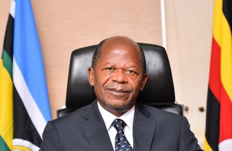 President Museveni alonze Dr.J.C Muyingo okugira ng’akolanga minister omujjuvu owa ministry y’ebyenjigiriza