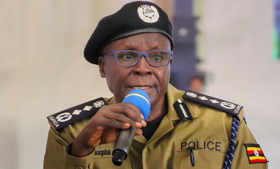 Ssaabaduumizi wa police ya Uganda Abbas Byakagaba akoze enkyukakyuka mu Police – abasirikale 433 bakyusiddwa