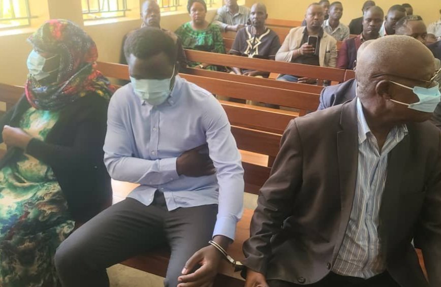 Ssentebe wa district ye Mpigi Ssejjemba Martin ne banne basindikiddwa ku alimanda lwa nguzi