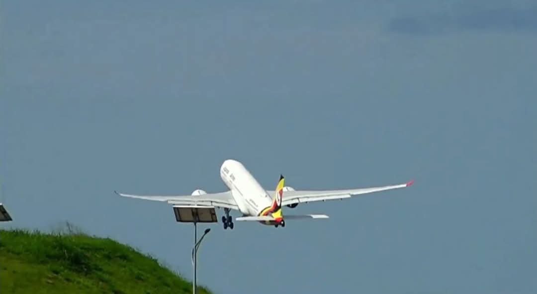 Uganda Airlines mu butongole etandise eηηendo zaayo okuva ku kisaawe Entebbe okwolekwra London ekya Bungereza