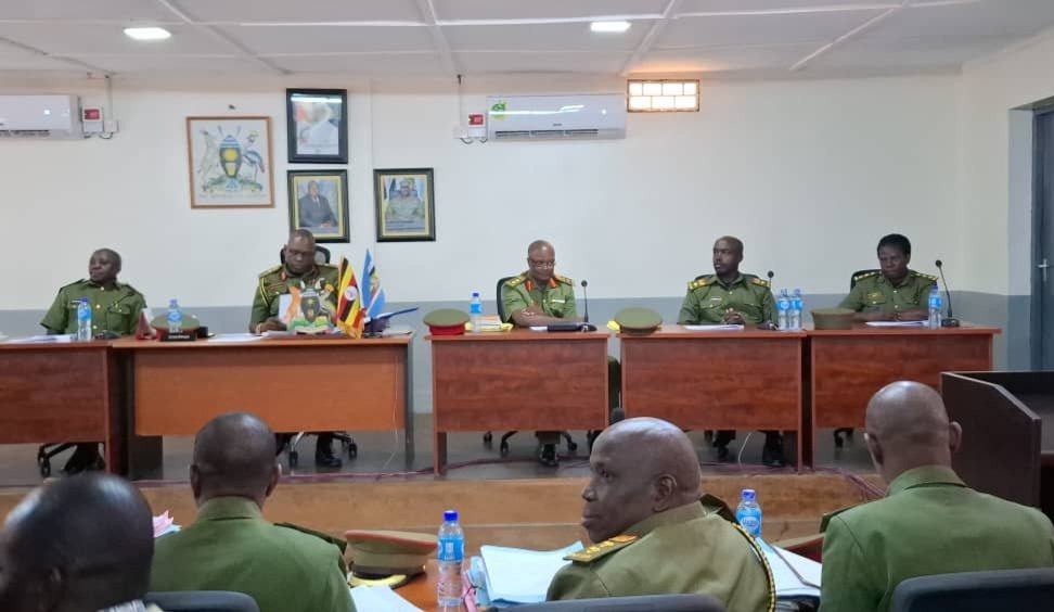 Uganda Law Society etaddewo ekibinja kya bannamateeka okwekenneenya emisango egivunaanibwa Dr.Kiiza Besigye mu kooti y’amagye