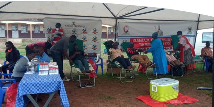 Essaza Bulemeezi lijjumbidde okukungaanya omusaayi units 11,648 zezigabiddwa