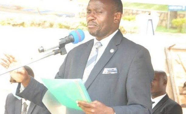 Alipoota ekwata ku mpaka z’amasaza efulumye