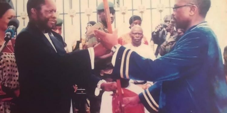 Katikkiro Mayiga mu myaka omwenda abadde akyusa ndowooza – bingi byeyenyumirizaamu