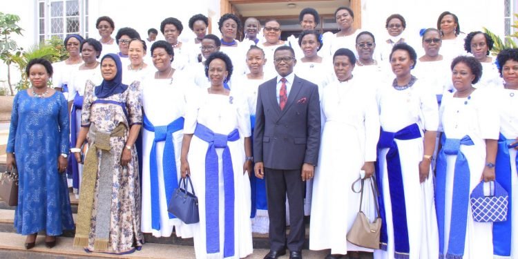 Katikkiro Mayiga asisinkanye aba Mothers Union – bamubuulidde abakyala abongedde okweyombekera