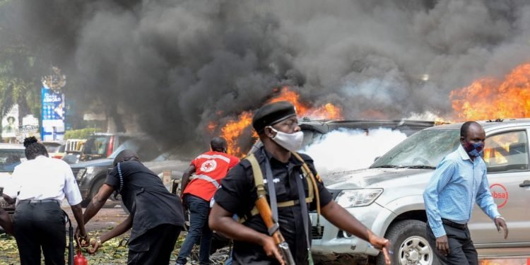 Abavunaanibwa ogw’okutega bbomu bemulugunyizza olw’okulwa ku alimanda – waliwo eyazaaliddeyo abalongo