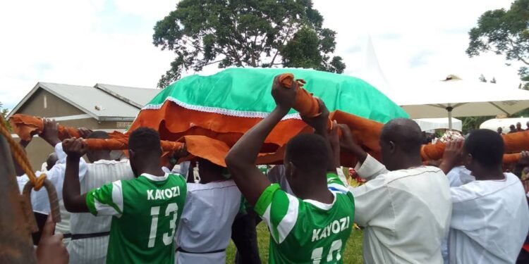 Ssaabasajja Kabaka asiimye abadde Omutaka w’ekika ky’a Kayozi Kafumu Ddamulira Ssebitaaba